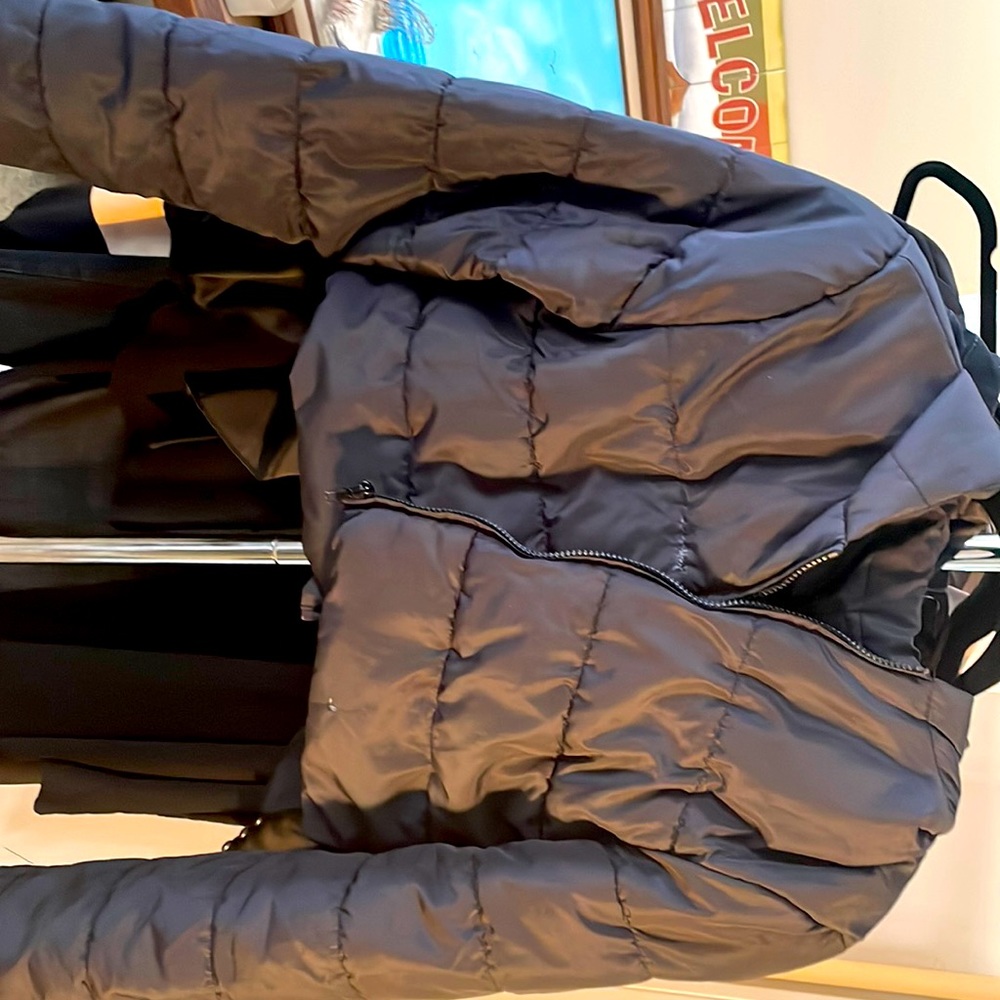 Bomber cropped black jacket!